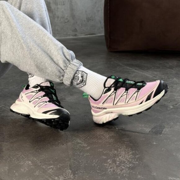 ⚡ Sandy Liang Salomon XT-Expanse 6 Pink and Black Womens Sneakers - Picture 1 of 8